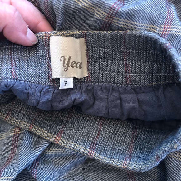 Plaid Fall Midi Skirt Frayed Size Small
Fall skirt - Picture 11 of 13